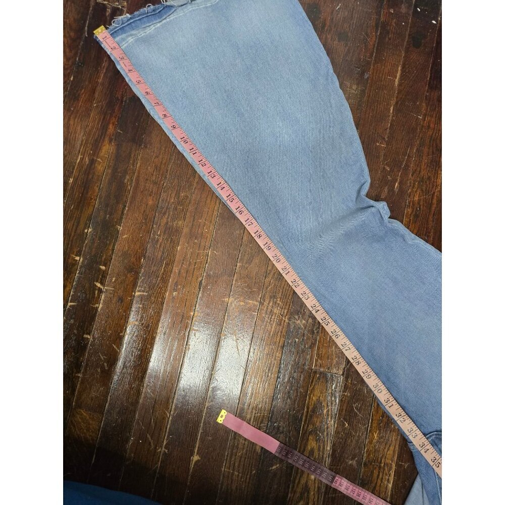 We The Free Irreplaceable Bell Bottom Button Fly Jeans Free People size 31 - Picture 12 of 13